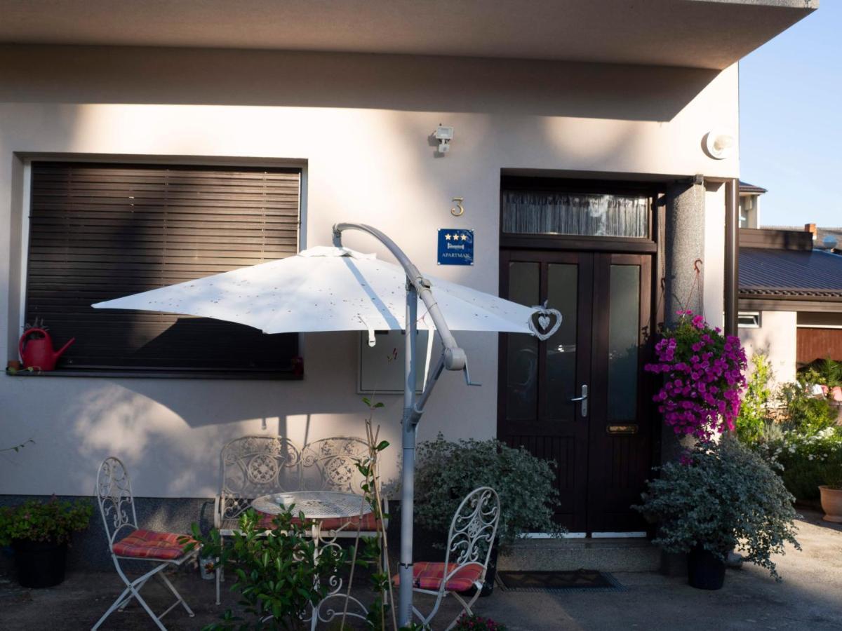 Apartment Dubovac คาร์โลวัตส์ ภายนอก รูปภาพ