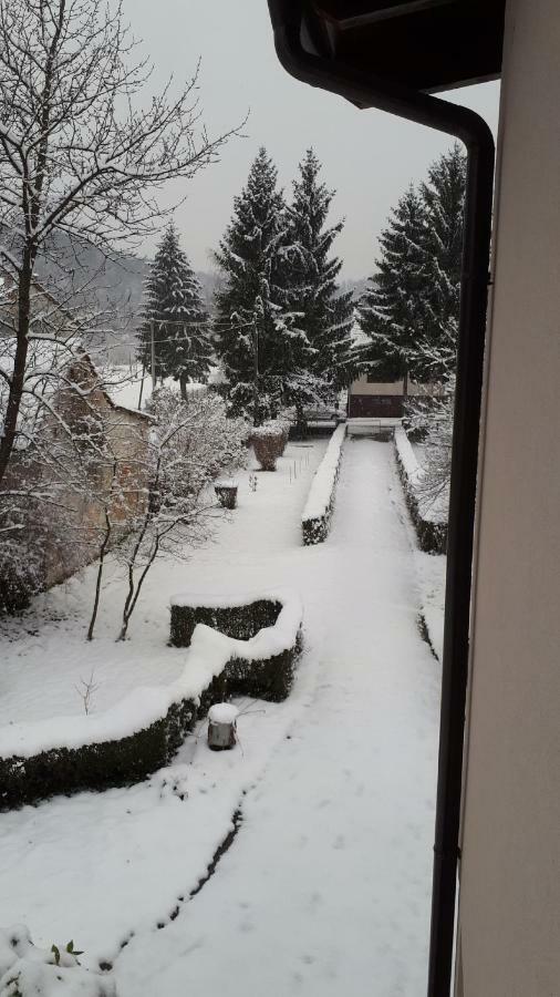 Apartment Dubovac คาร์โลวัตส์ ภายนอก รูปภาพ